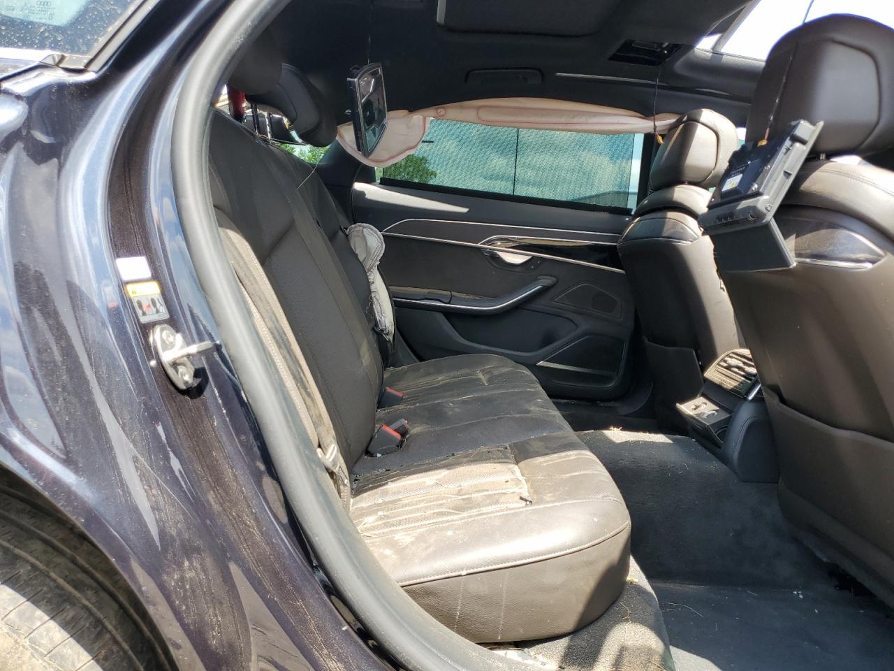 WAU8DAF80KN007351 2019 Audi A8 L
