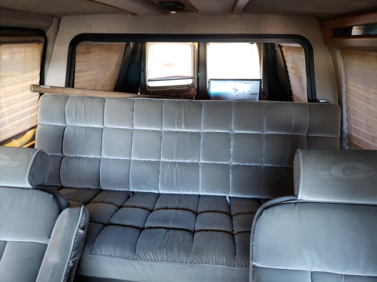 1FDRE1469WHA60278 1998 Ford Econoline E150 Van