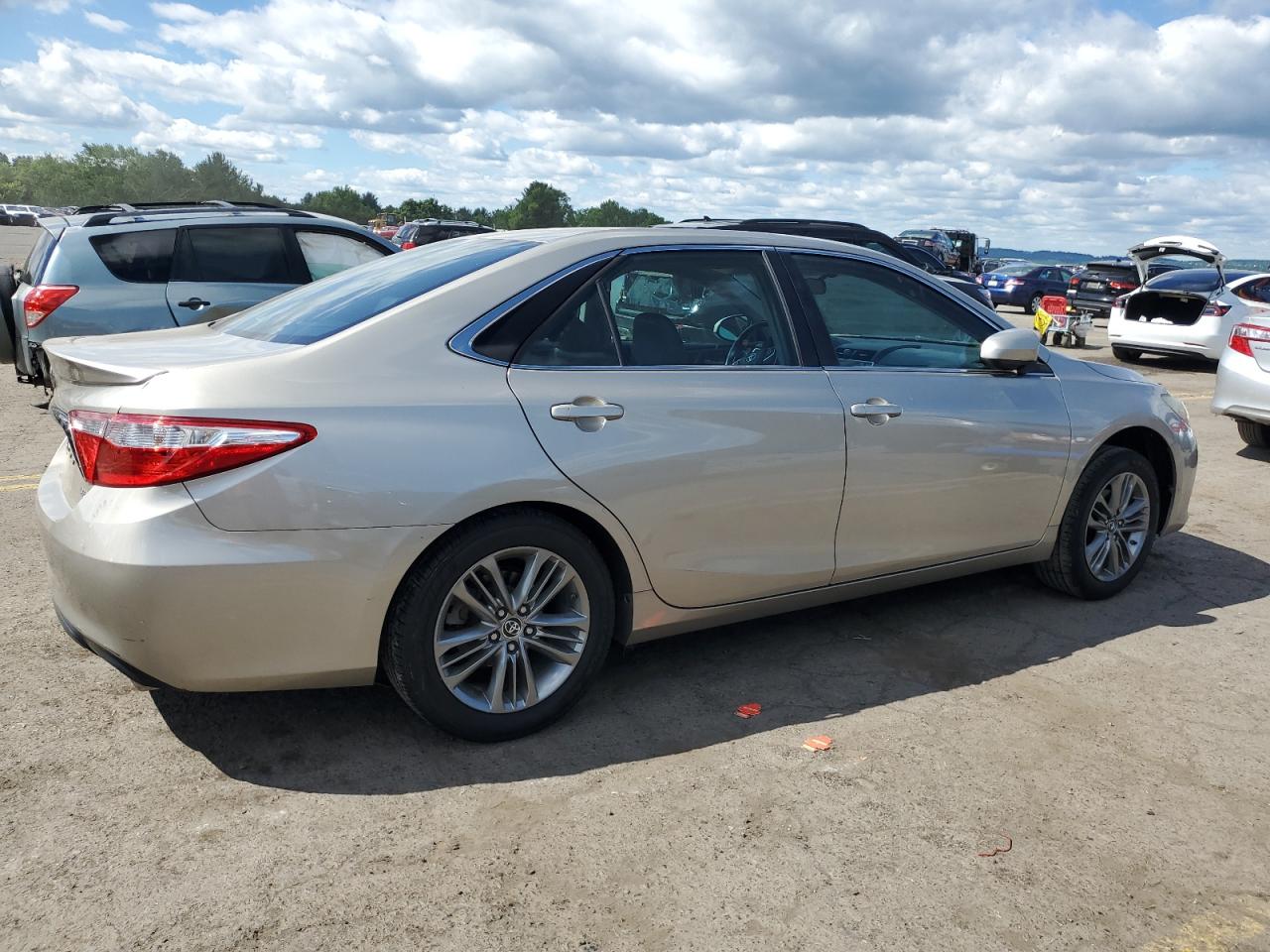 4T1BF1FK0FU115698 2015 Toyota Camry Le