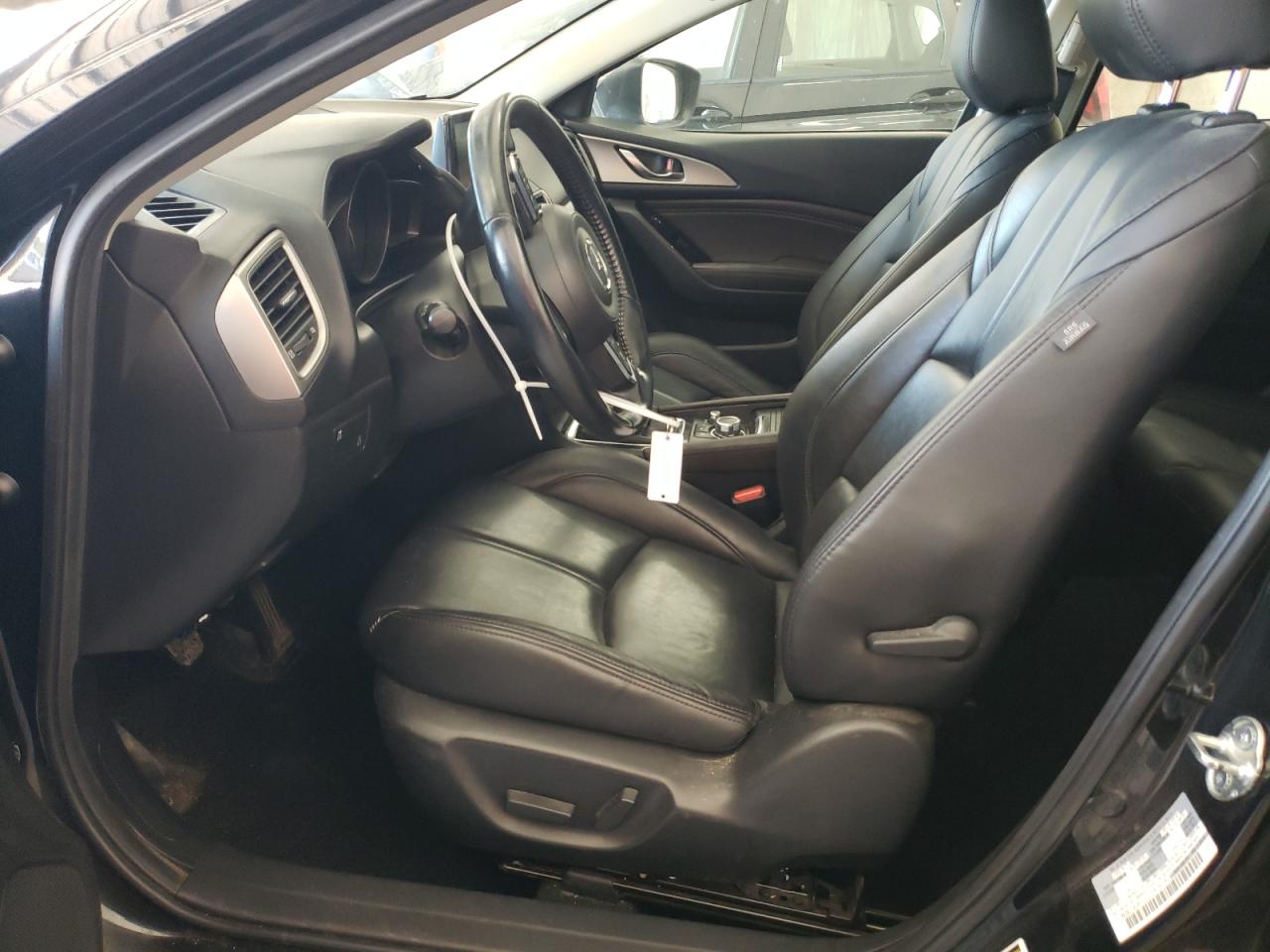 3MZBN1L30JM172112 2018 Mazda 3 Touring