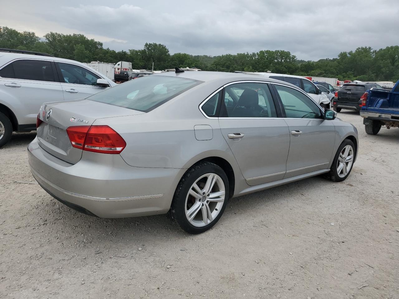 2013 Volkswagen Passat Se vin: 1VWBN7A34DC001133