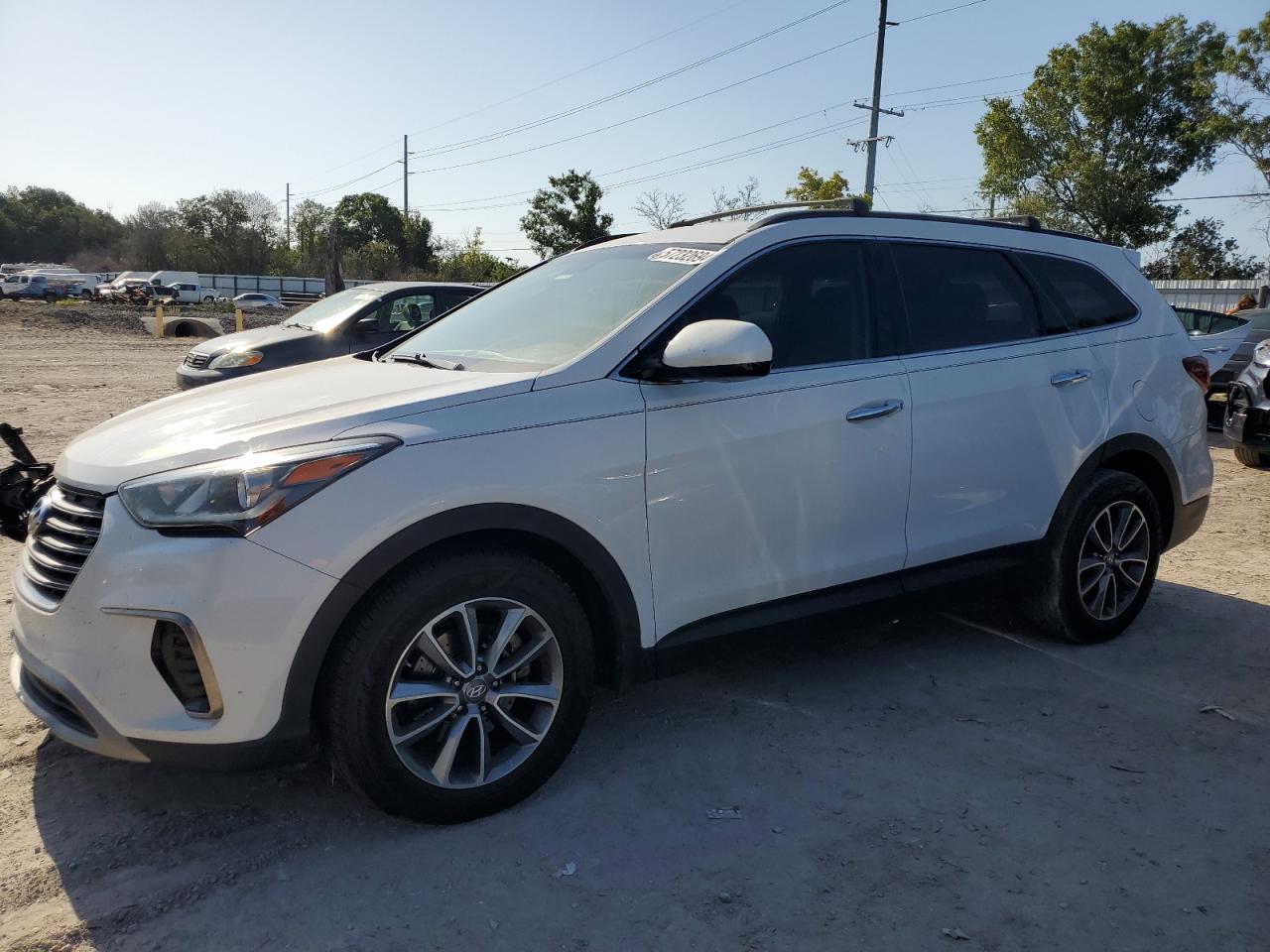 KM8SM4HF4HU244991 2017 Hyundai Santa Fe Se