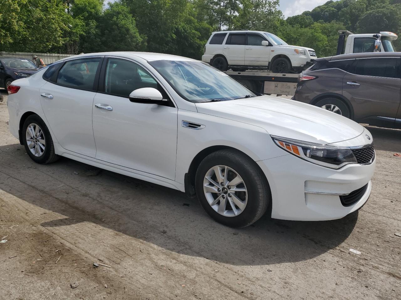 2016 Kia Optima Lx vin: 5XXGT4L36GG057069