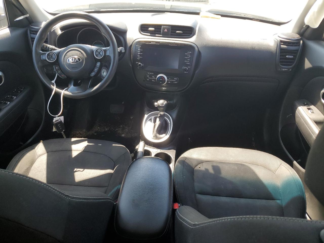 KNDJP3A51K7638280 2019 Kia Soul +