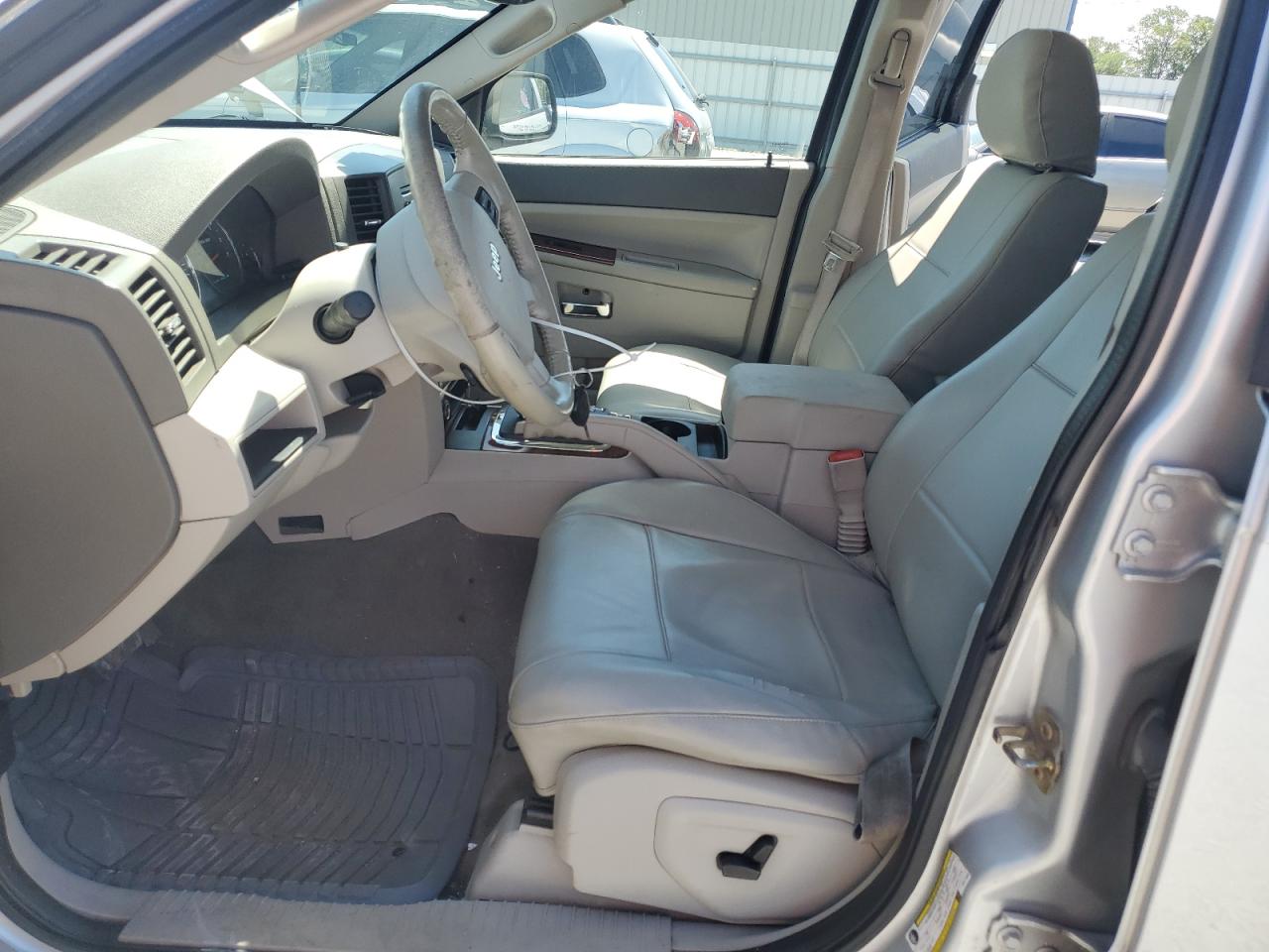 1J4HR58215C671608 2005 Jeep Grand Cherokee Limited