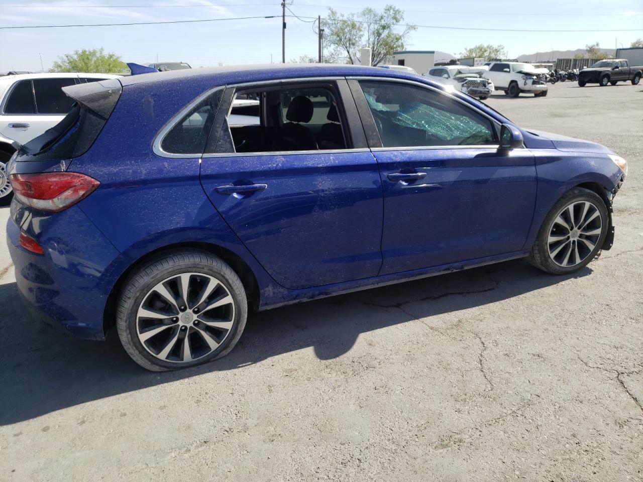 2019 Hyundai Elantra Gt vin: KMHH35LE2KU090726