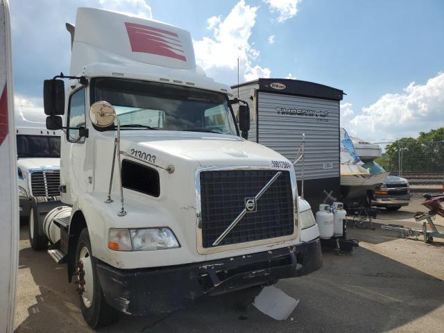 2013 VOLVO VN VNM #2775975952