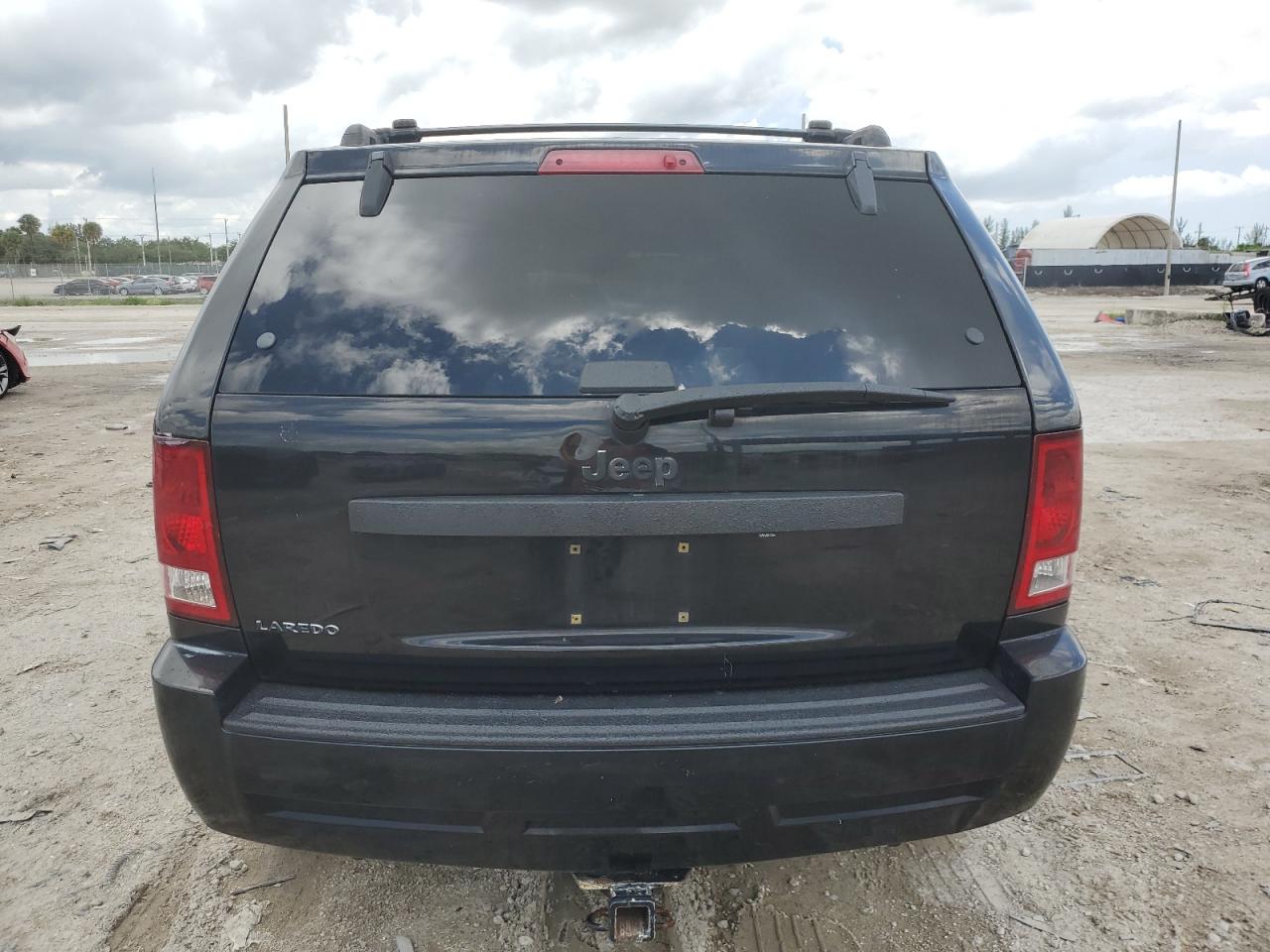 1J8GS48K38C140018 2008 Jeep Grand Cherokee Laredo