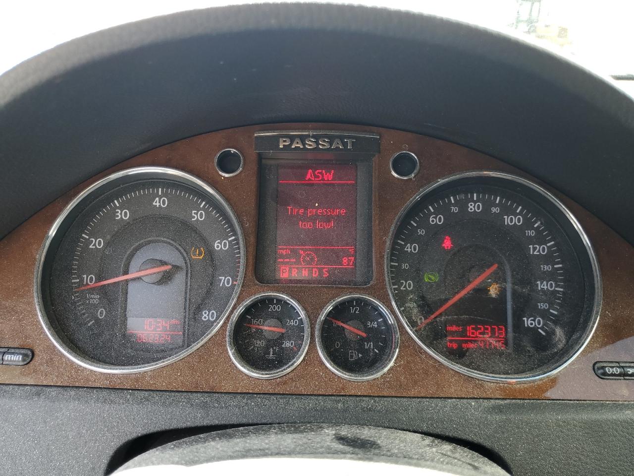 WVWEK73C68E137814 2008 Volkswagen Passat Lux