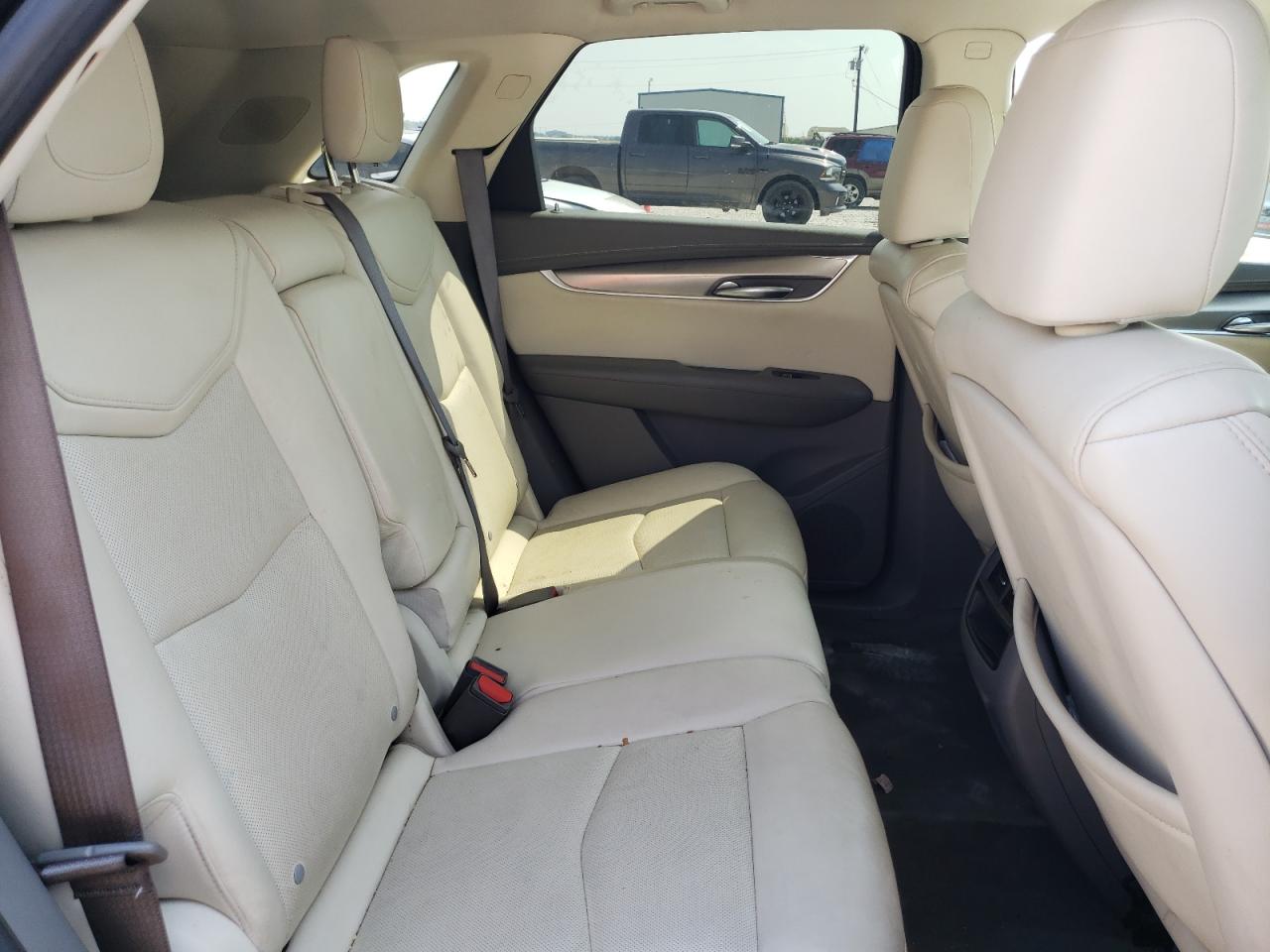 1GYKNBRS8HZ284781 2017 Cadillac Xt5 Luxury