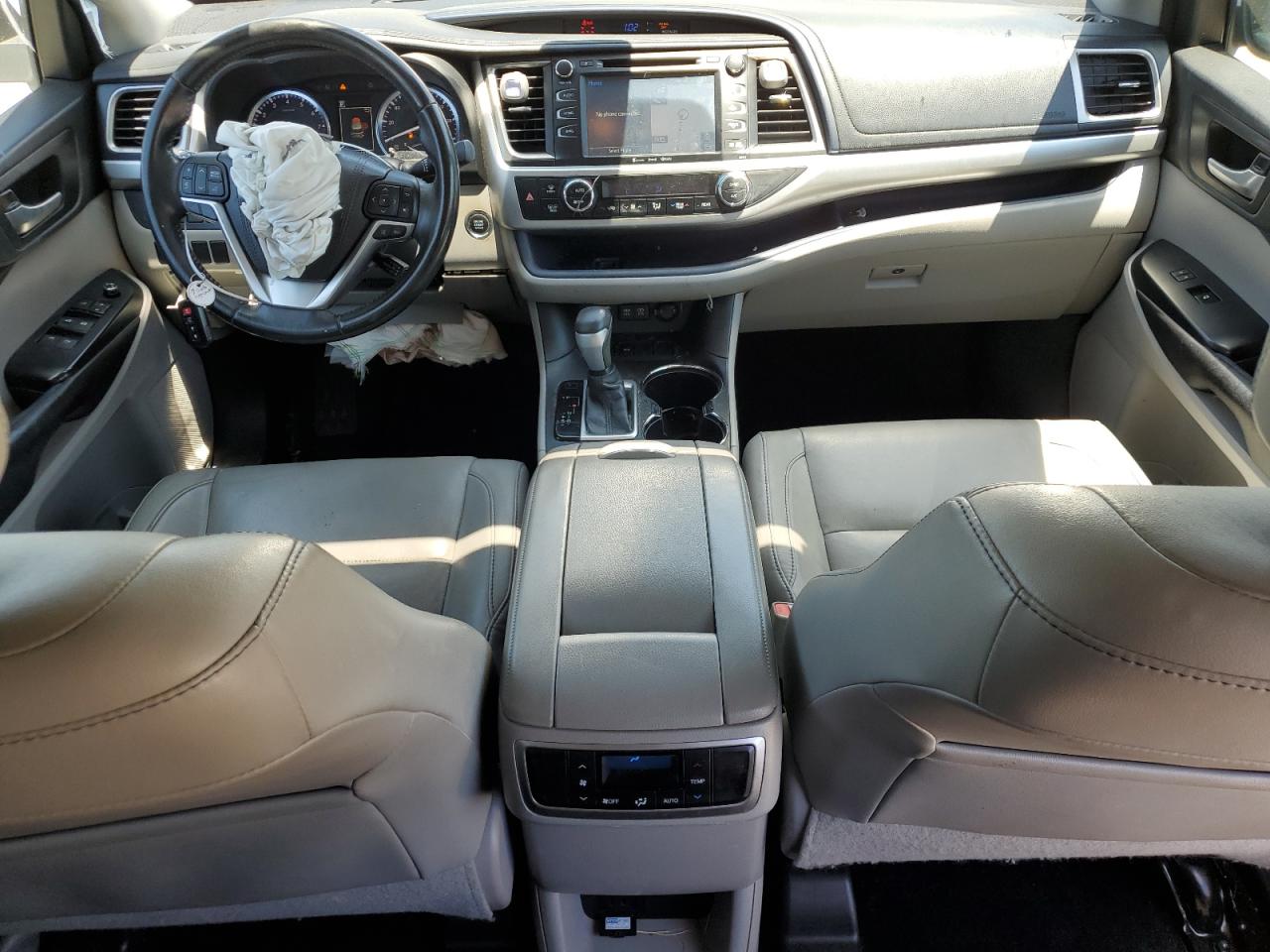 5TDKZRFH6HS189150 2017 Toyota Highlander Se