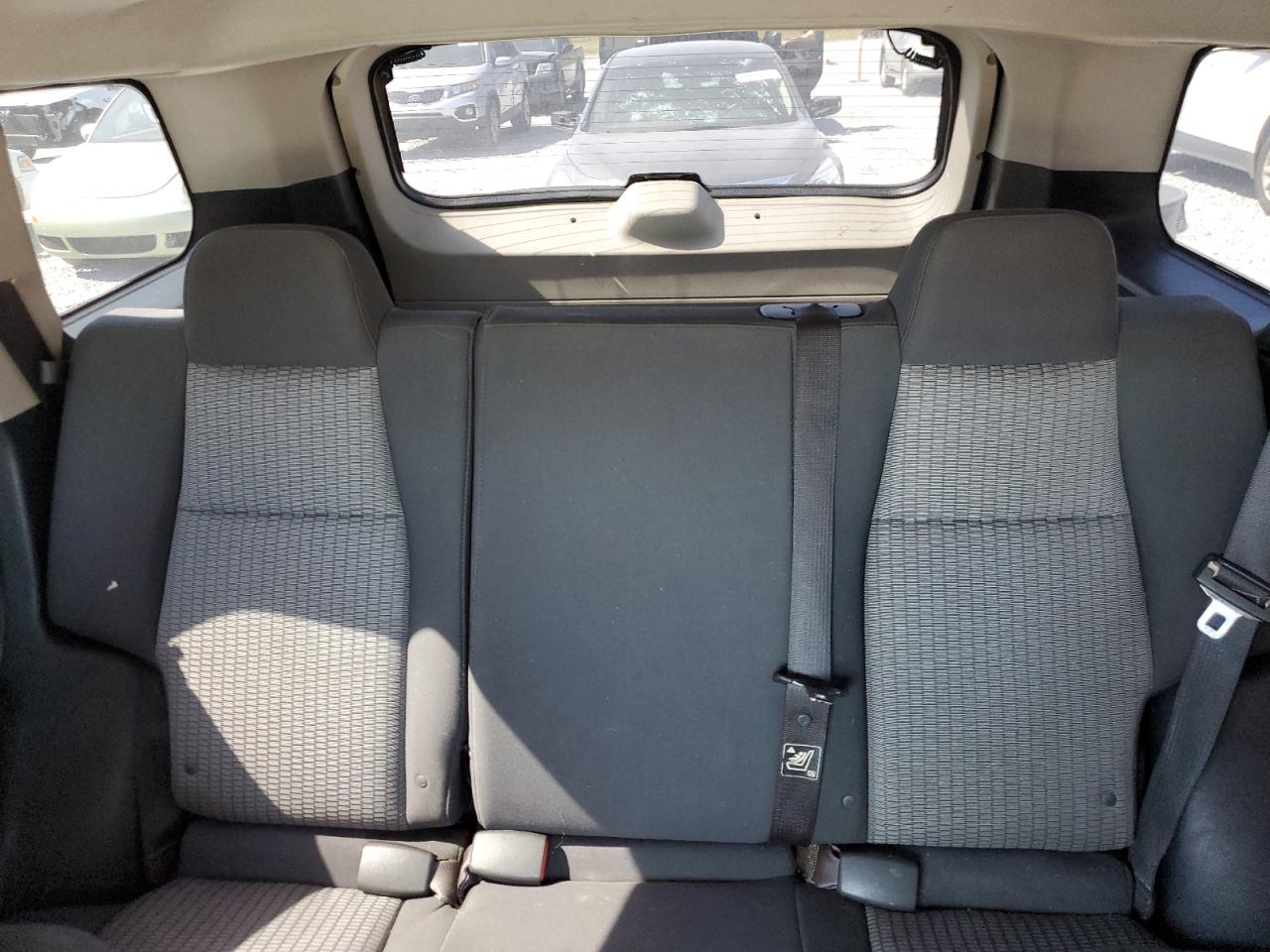 1J4PR4GK5AC130966 2010 Jeep Grand Cherokee Laredo