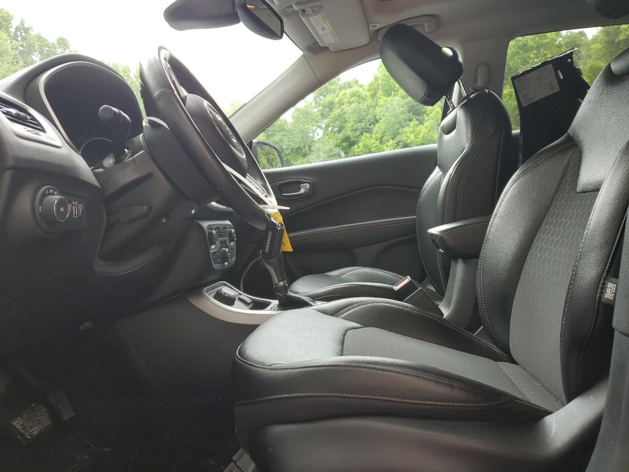 3C4NJDBBXKT679256 2019 Jeep Compass Latitude