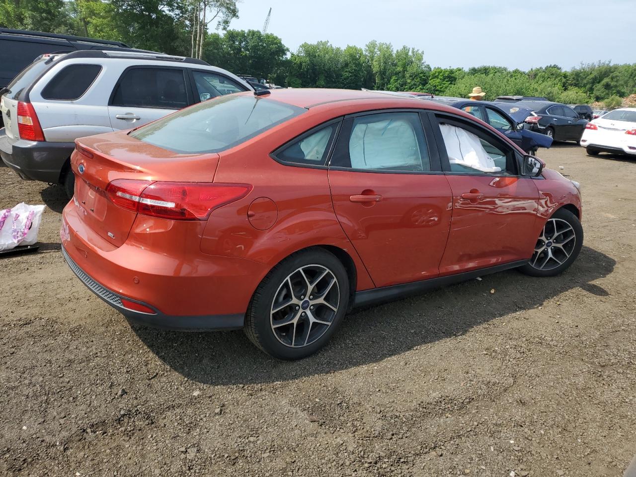 2018 Ford Focus Sel vin: 1FADP3H28JL267462