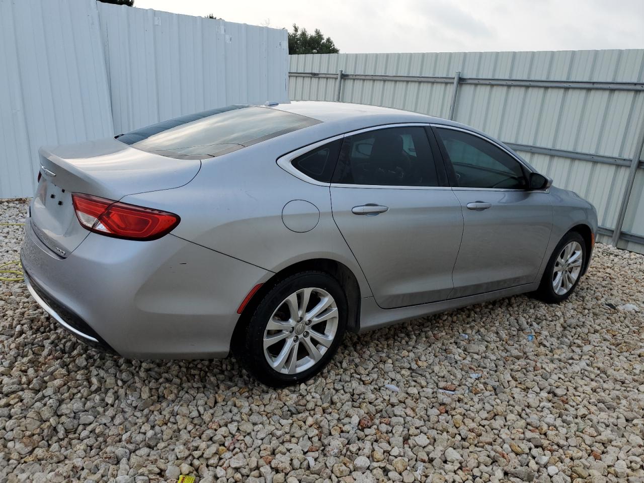 2015 Chrysler 200 Limited vin: 1C3CCCAB3FN651404