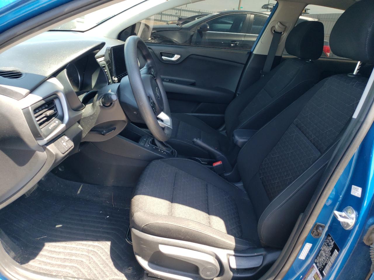 3KPA24AD7ME392530 2021 Kia Rio Lx