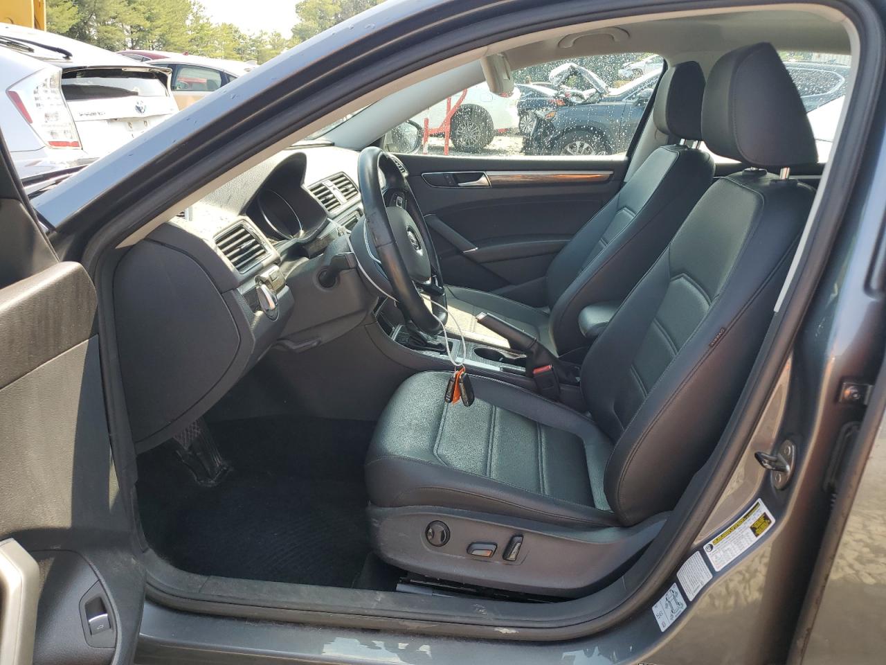 1VWBT7A35HC047274 2017 Volkswagen Passat Se