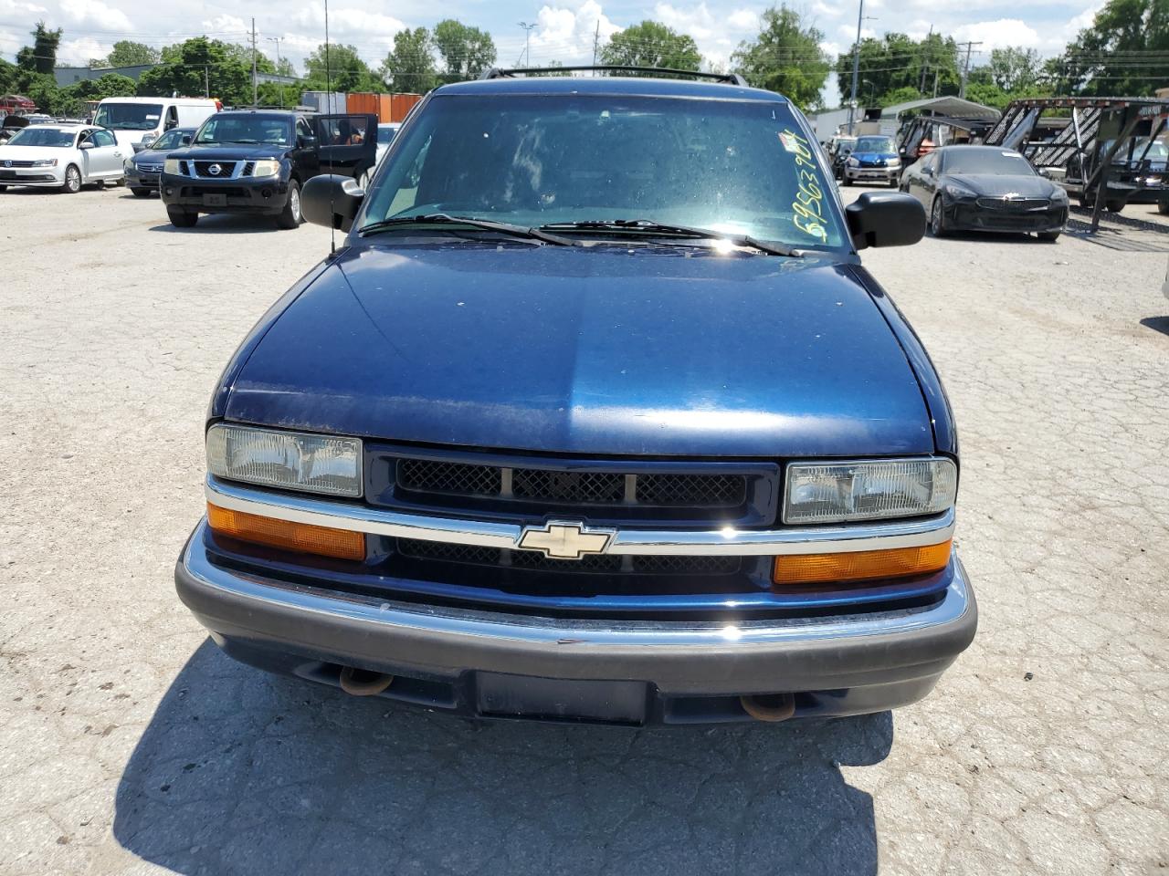 1GNDT13W21K224947 2001 Chevrolet Blazer