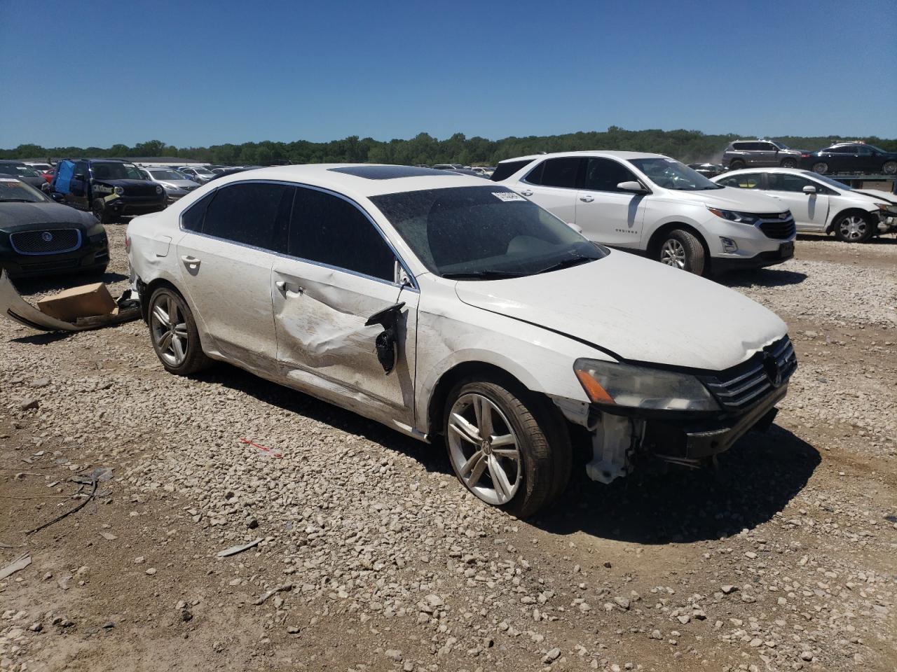 2015 Volkswagen Passat Se vin: 1VWBS7A38FC028170