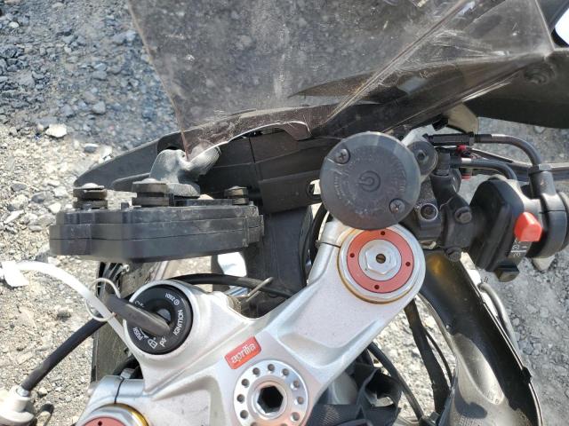 2015 APRILIA RSV4 R ZD4RKUA40FS000415