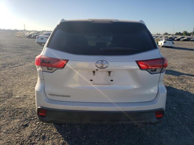 2018 Toyota Highlander Le VIN: 5TDZZRFH1JS255205 Lot: 57342834