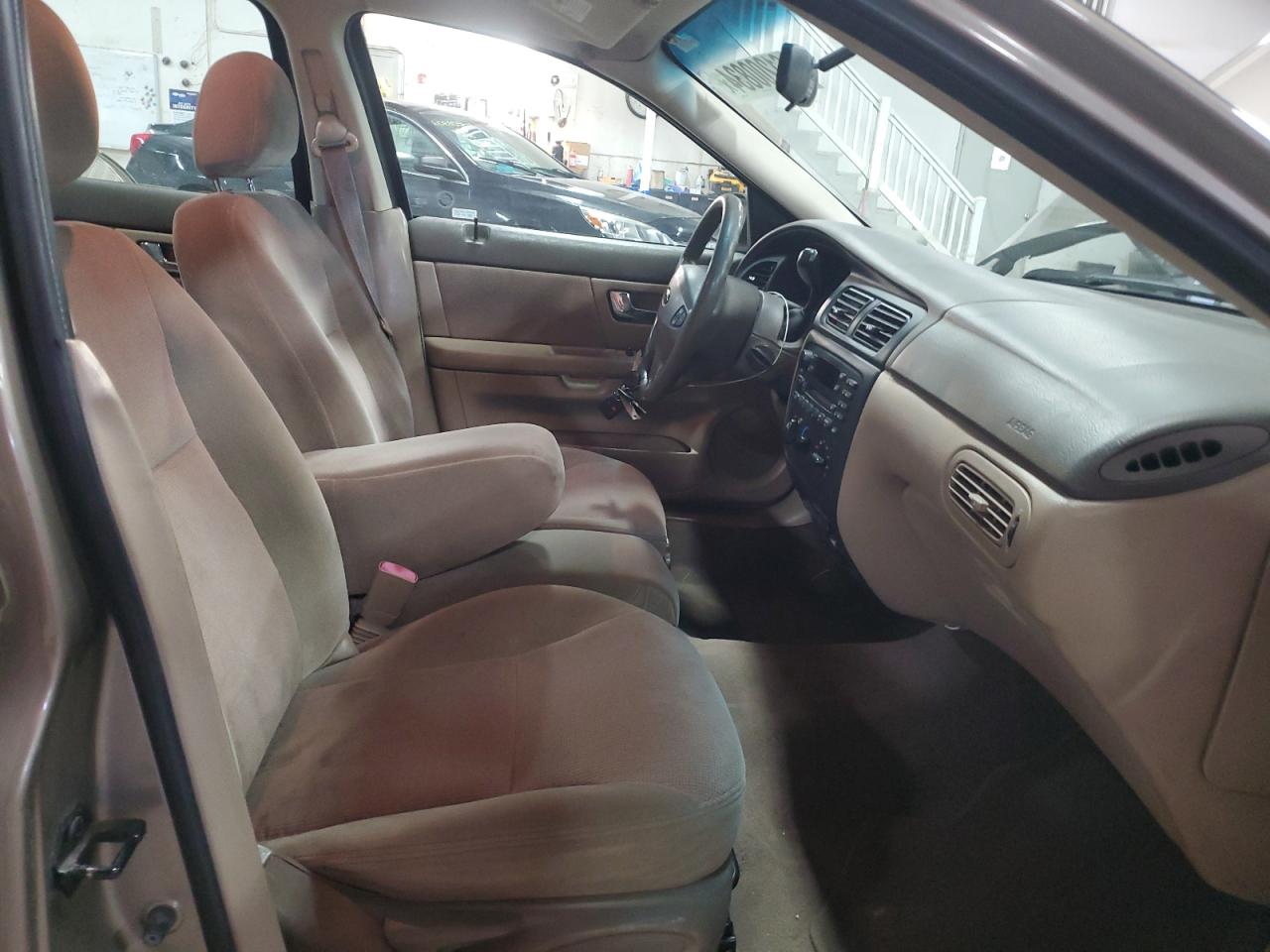 1FAFP53UX2G183053 2002 Ford Taurus Se