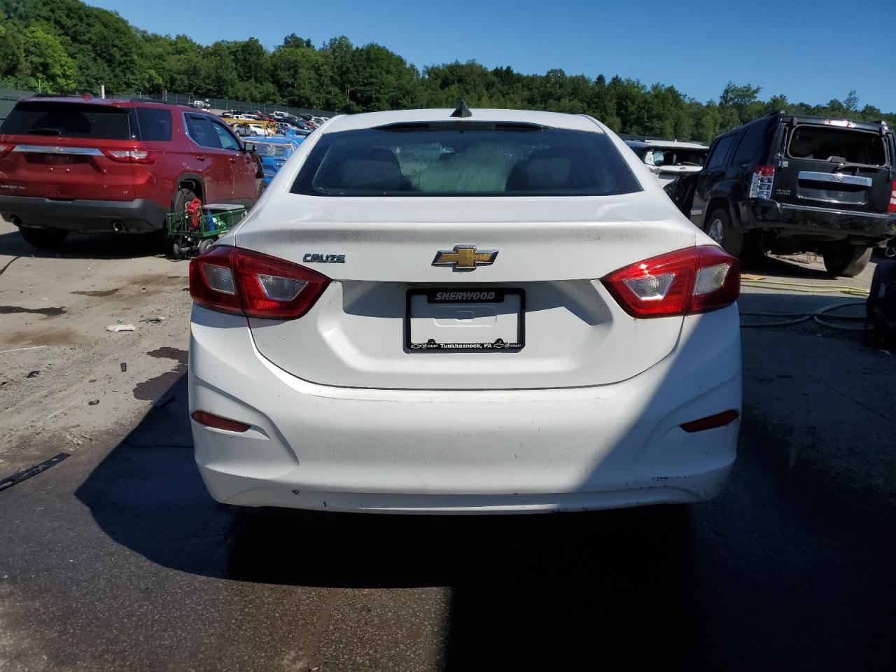 2018 Chevrolet Cruze Ls vin: 1G1BC5SM7J7186831