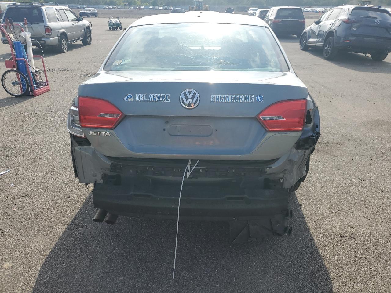 3VW2K7AJ4EM235523 2014 Volkswagen Jetta Base