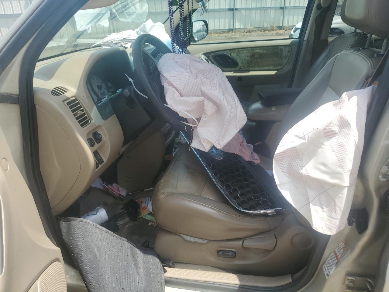 1FMCU94184KB53305 2004 Ford Escape Limited