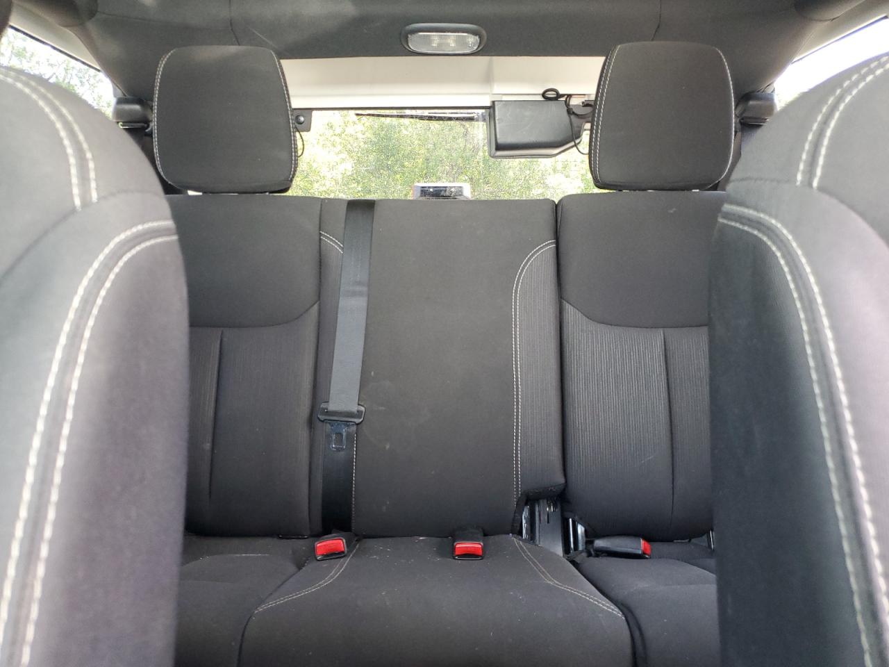 1C4BJWEGXFL555141 2015 Jeep Wrangler Unlimited Sahara