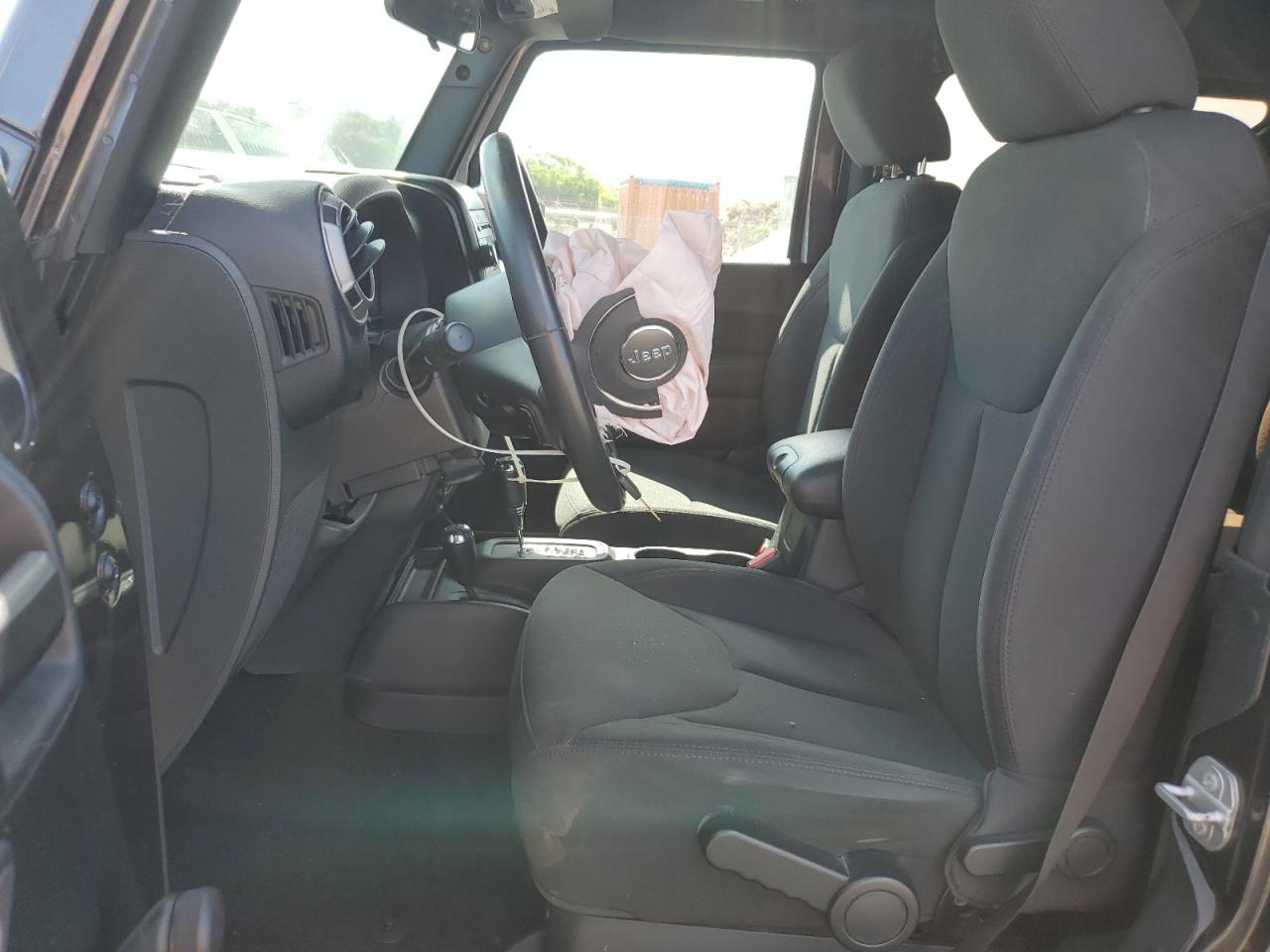 1C4AJWAG4GL261821 2016 Jeep Wrangler Sport