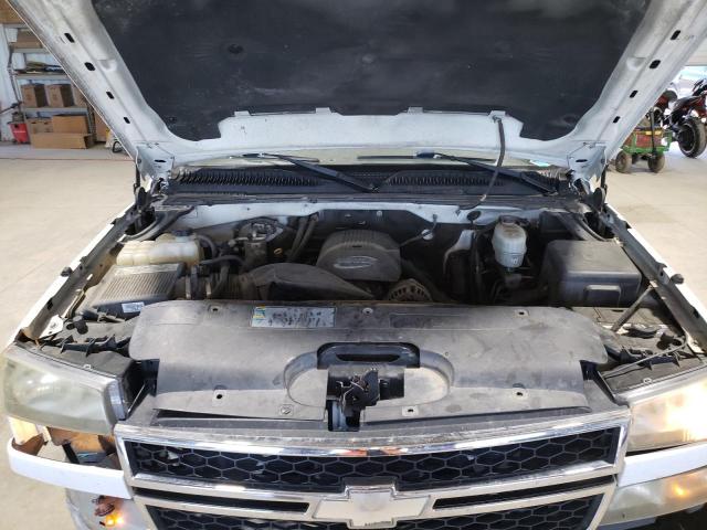 2006 Chevrolet Silverado - Image 11