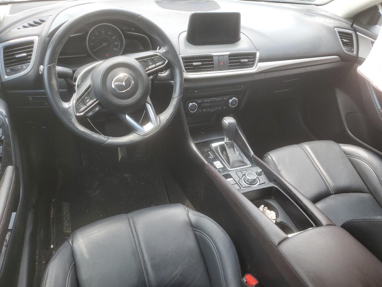 3MZBN1V3XJM159123 2018 Mazda 3 Touring