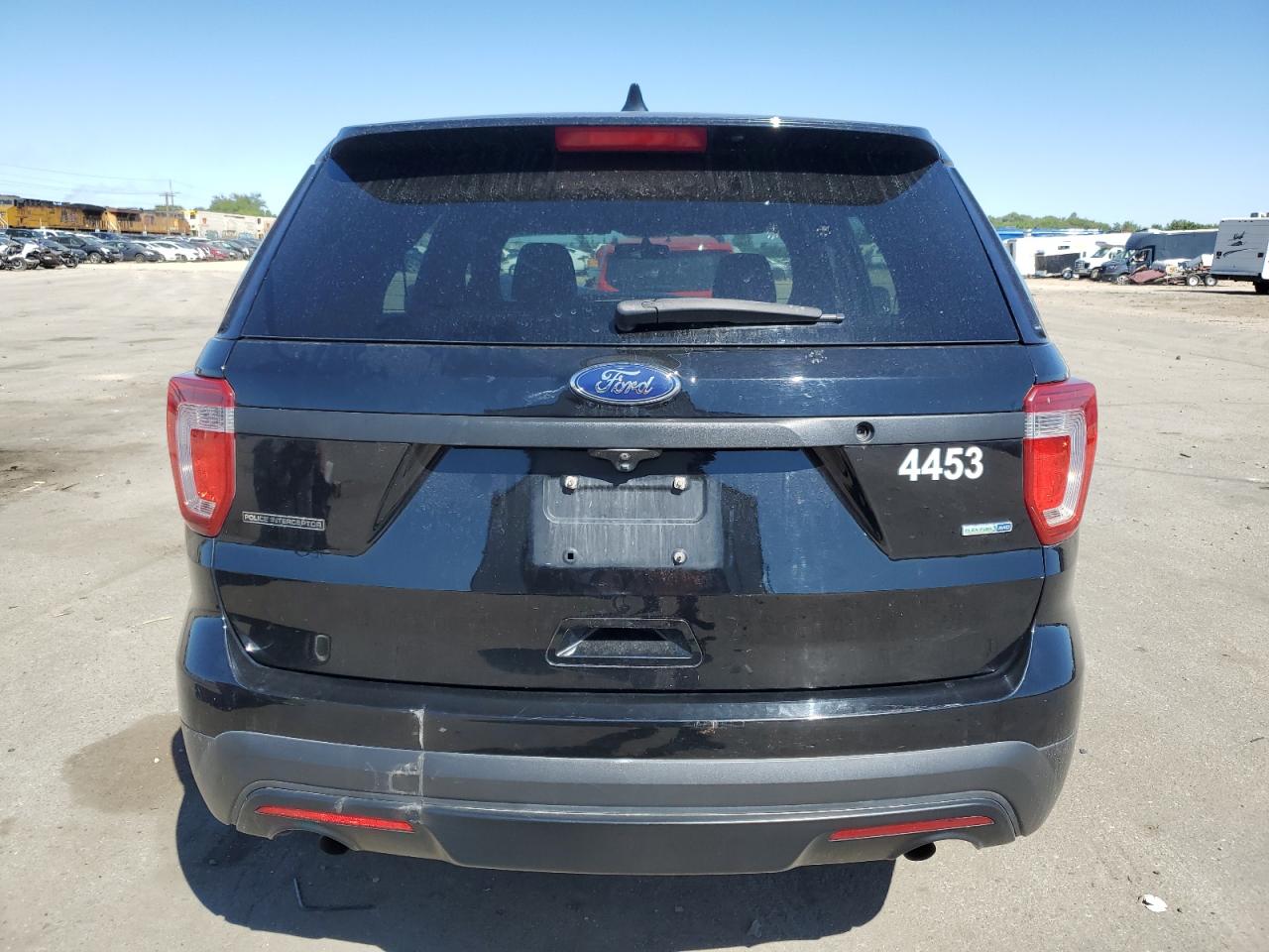 1FM5K8AR2HGD93672 2017 Ford Explorer Police Interceptor