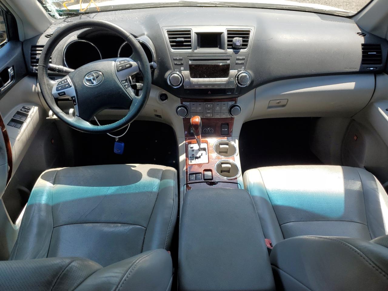 5TDDK3EH2BS068067 2011 Toyota Highlander Limited