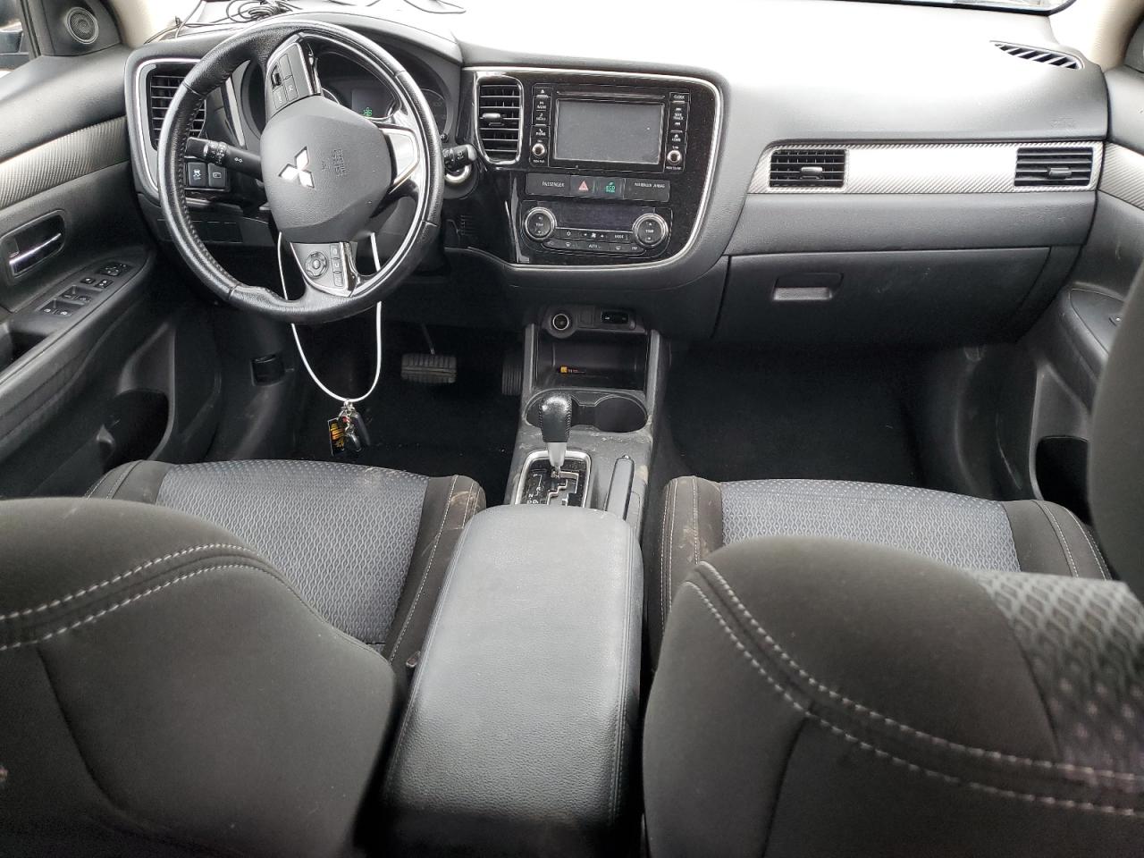 JA4AD3A32GZ022522 2016 Mitsubishi Outlander Se