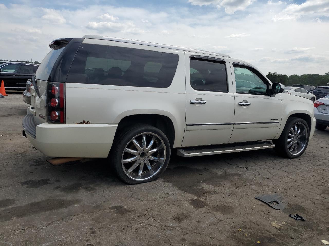 1GKS2MEF9BR194473 2011 GMC Yukon Xl Denali