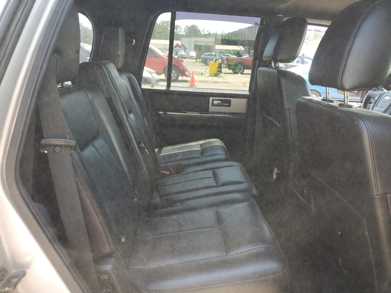 1FMJU1HT2GEF44361 2016 Ford Expedition Xlt