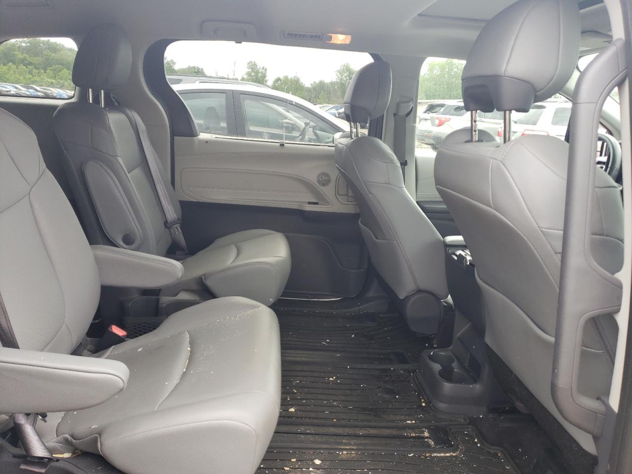 5TDYSKFC9MS040347 2021 Toyota Sienna Xle