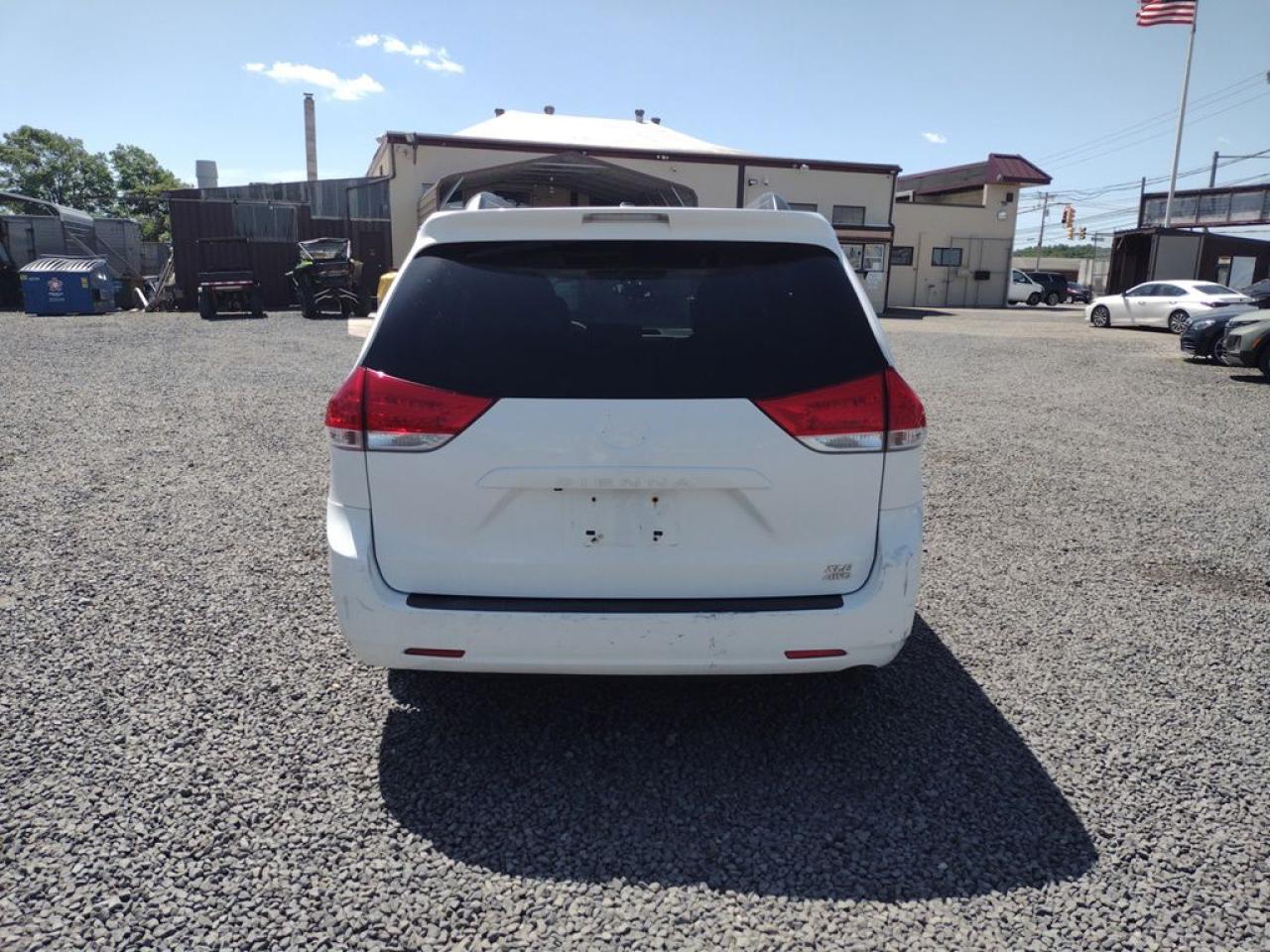 2012 Toyota Sienna Xle vin: 5TDDK3DCXCS038497