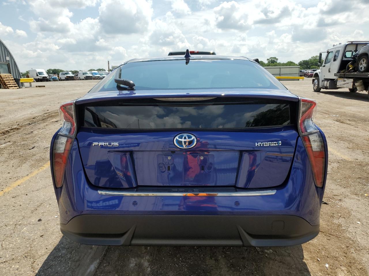 JTDKARFU8H3530909 2017 Toyota Prius