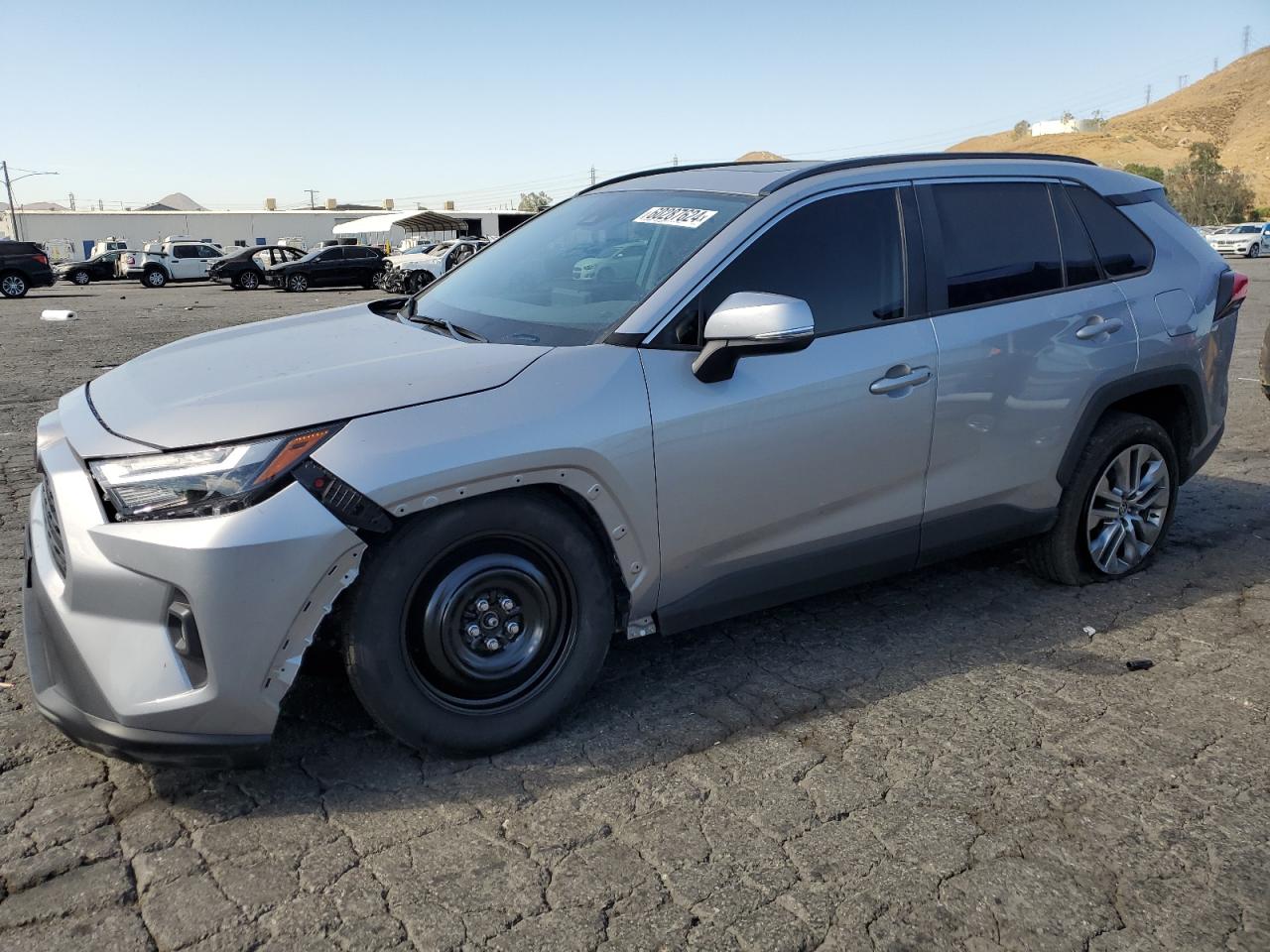 2022 Toyota Rav4 Xle Premium vin: 2T3C1RFV3NC195291