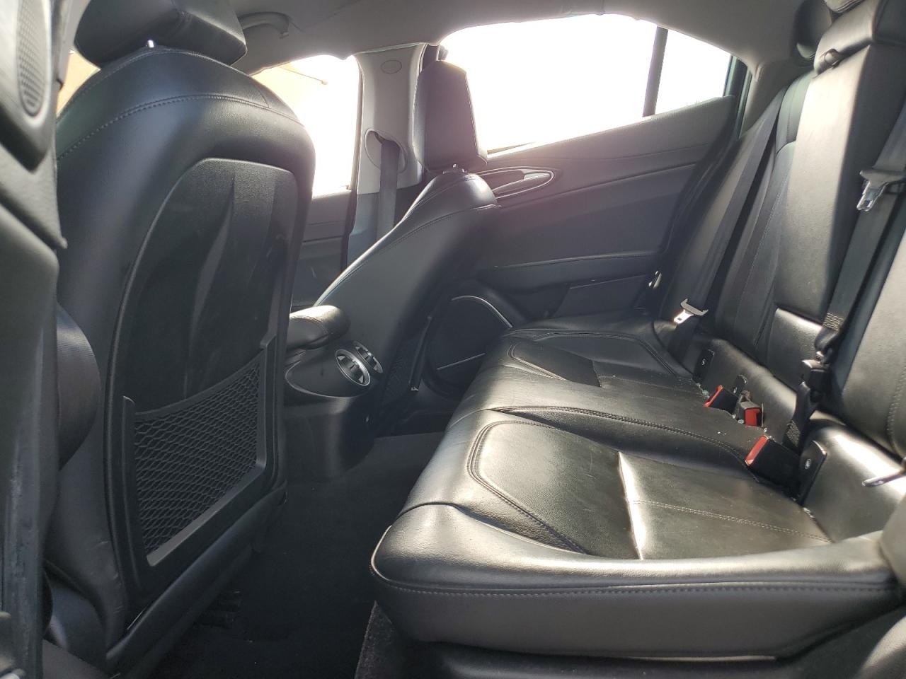 ZARFAEBN9J7565021 2018 Alfa Romeo Giulia