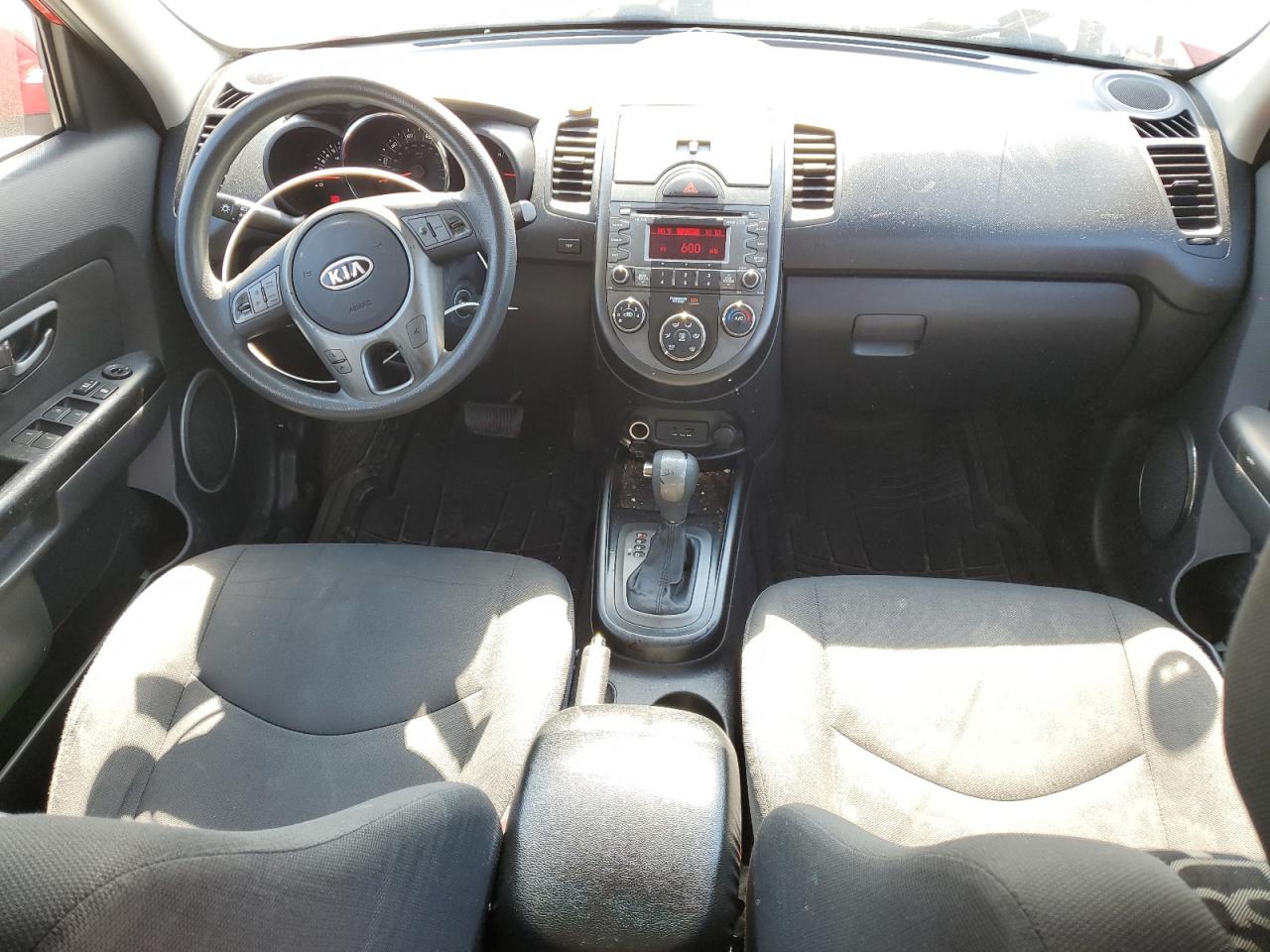 KNDJT2A22B7272356 2011 Kia Soul +