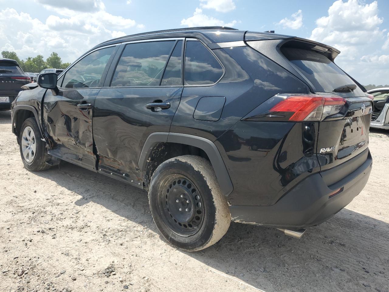 2T3H1RFV3MC160349 2021 Toyota Rav4 Le