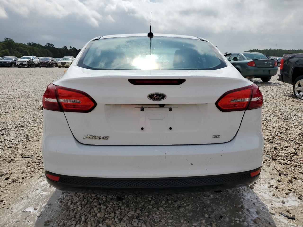 1FADP3F29JL203983 2018 Ford Focus Se