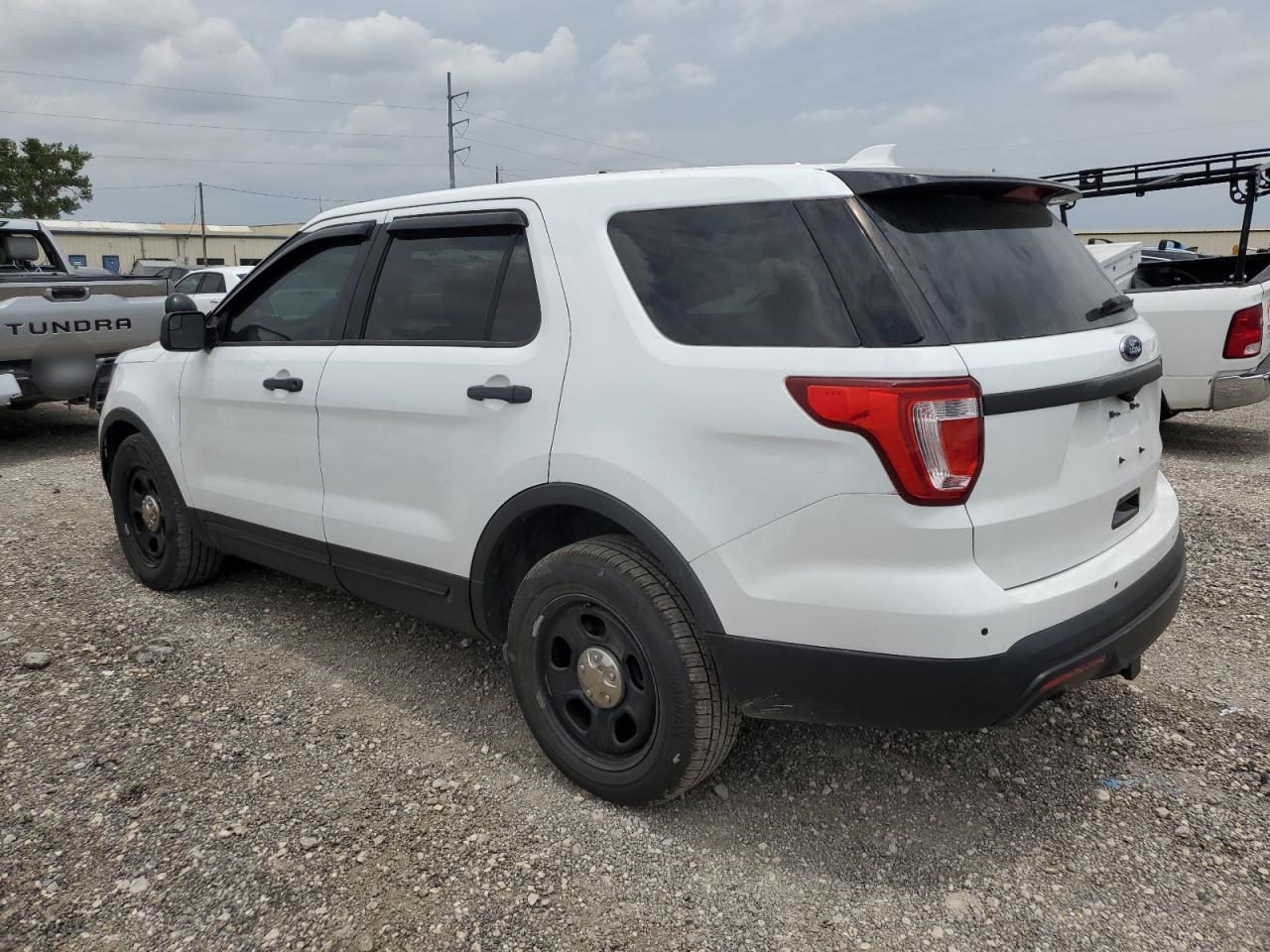 1FM5K8AR2HGC57316 2017 Ford Explorer Police Interceptor