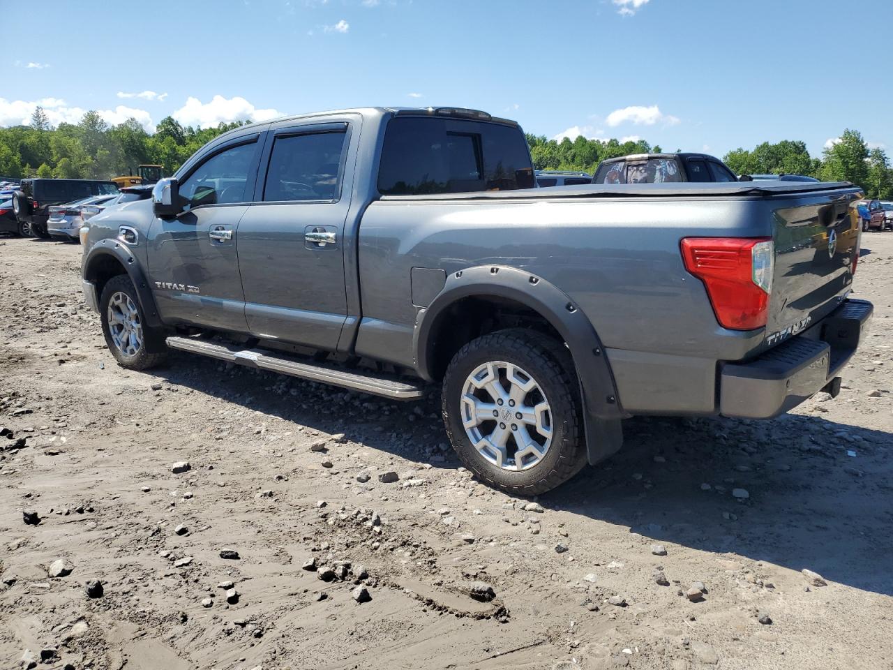 2016 Nissan Titan Xd Sl vin: 1N6BA1F47GN511768