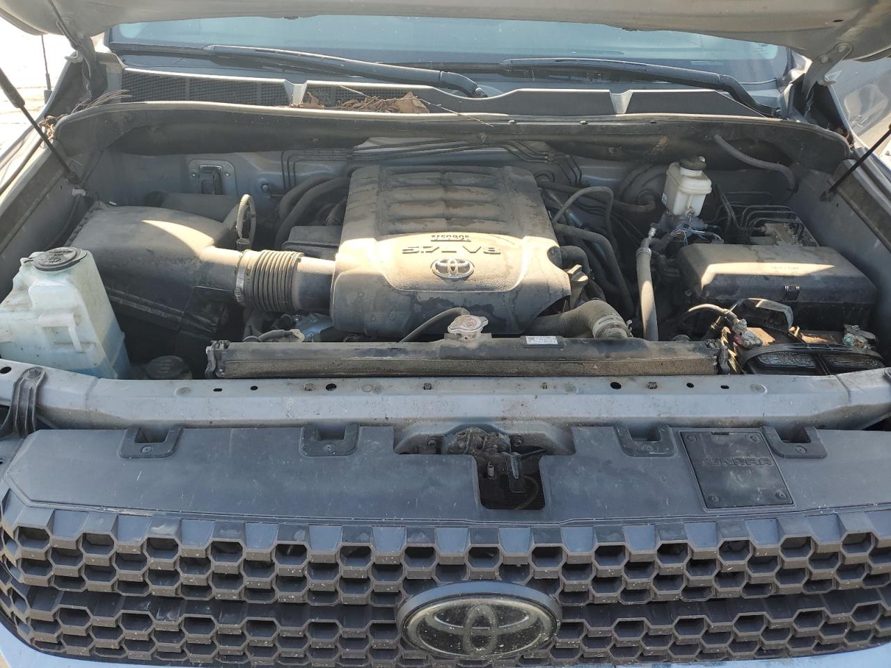 5TFDW5F12JX737352 2018 Toyota Tundra Crewmax Sr5