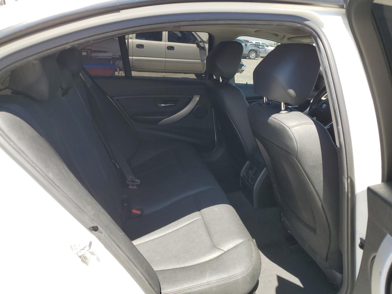 WBA8A9C5XGK615744 2016 BMW 320 I